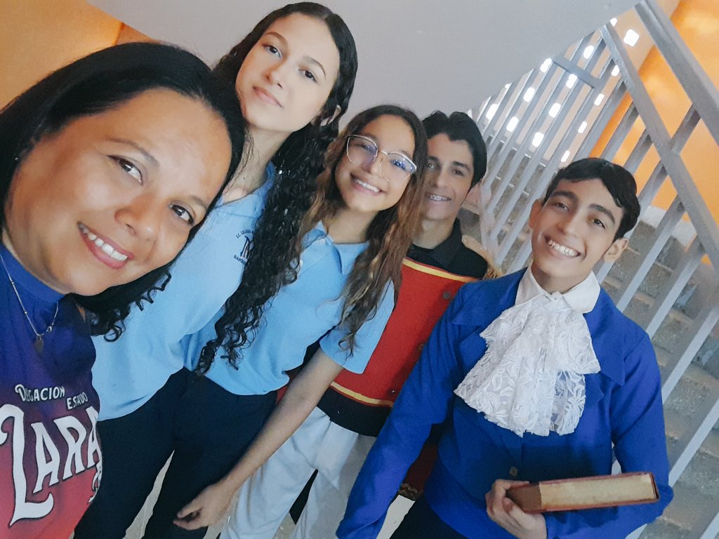 MerlyColteatro's tweet photo. MTCR presente en la fiesta escolar que se inicia en nuestro estado Lara el día de hoy  02-10-23 
@NicolasMaduro
@MPPEDUCACION
@dgcteatro 
@_LaAvanzadora
@cdcelara
@CulturaLara_ZE 
@MovimientonTCR https://t.co/QKz7rNcCqW