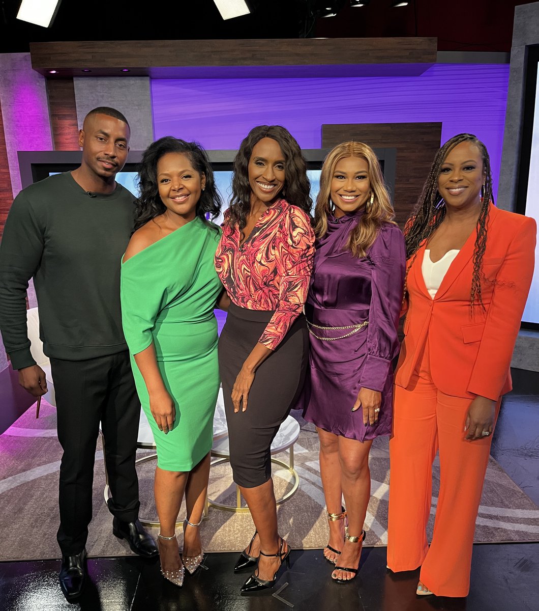 TOMORROW at 1 on an all-new @PortiaTVShow, <a href="/PortiaFOX5/">Portia Bruner</a> welcomes #MatchmakingDUO <a href="/KelliKFisher/">Kelli K. Fisher</a> and <a href="/TanaCGilmore/">Tana Gilmore</a>! They have advice for two singles seeking a relationship. 
#relationshipgoals 
#RelationshipAdvice
#PortiaTVShow