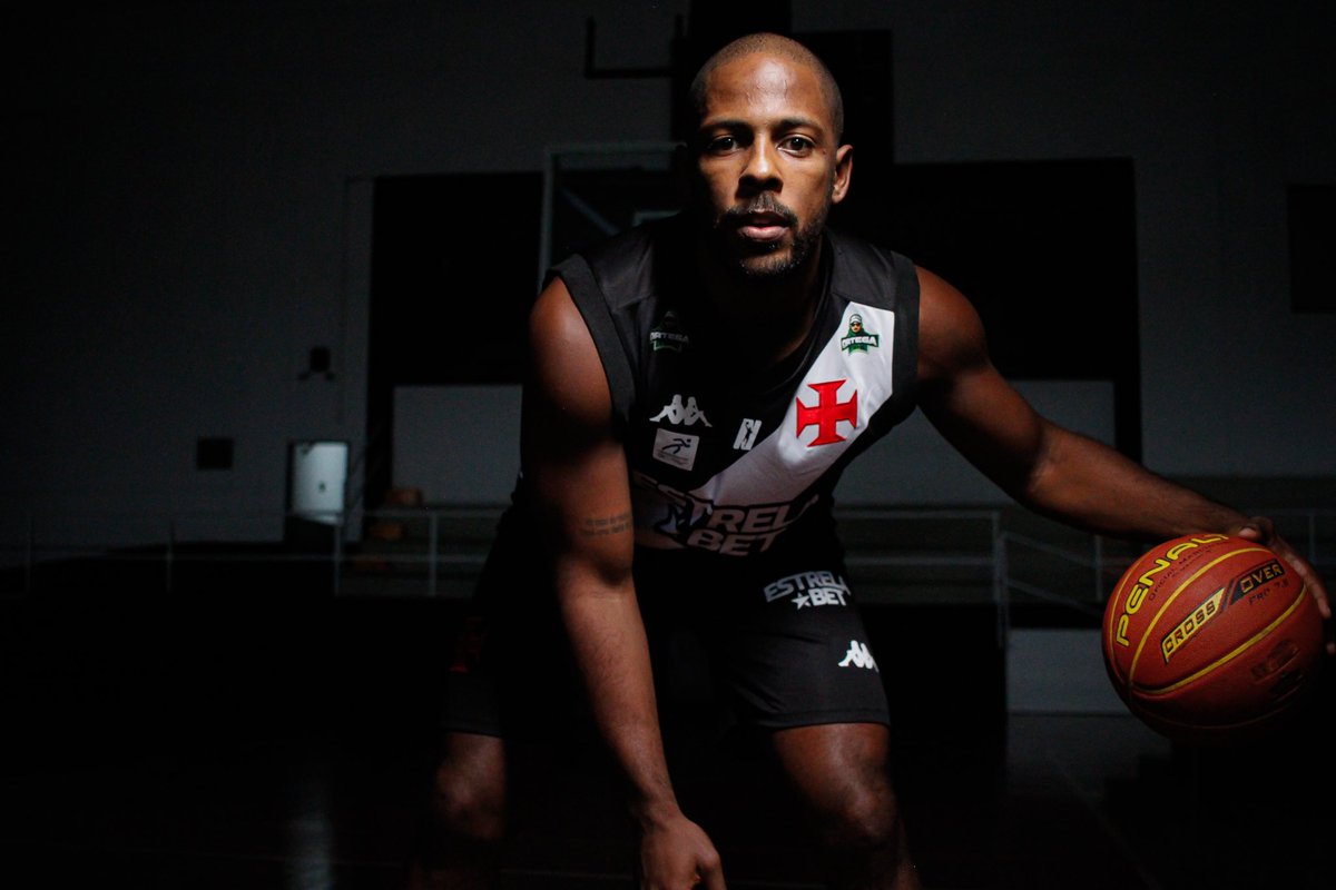 midiavascaina's tweet photo. 🏀💢 | R10 Score Vasco da Gama lança uniformes de basquete para a temporada 2023/24 

Os interessados em adquirir as camisas precisarão esperar um pouco, mas a previsão do início das vendas é ainda para este mês de outubro, nas lojas Gigante da Colina.

📸 Matheus Lima | Vasco. https://t.co/GLpa3qG64C