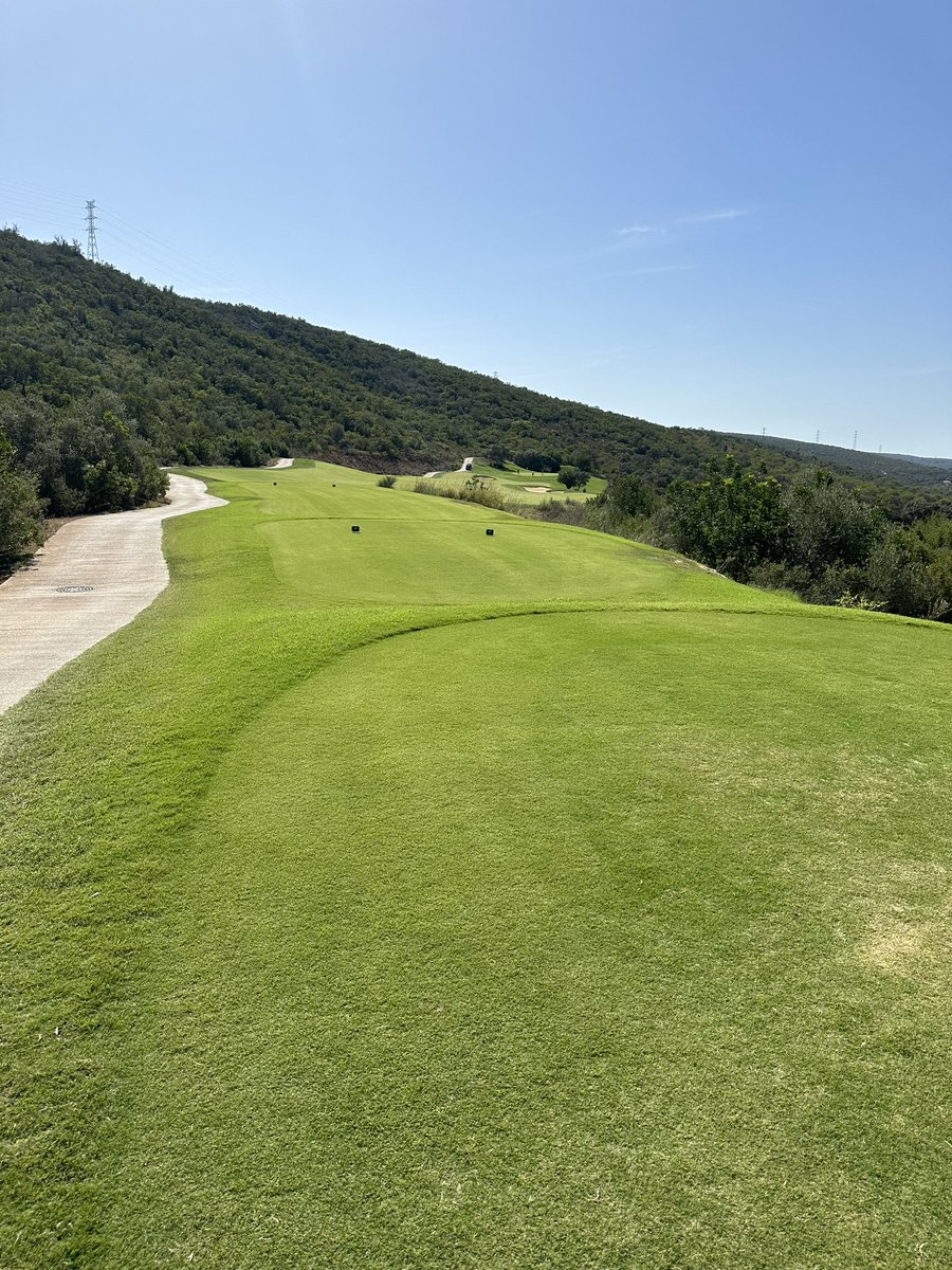 DEK11T's tweet photo. Ombria golf course, 18 the best. Looking forward to play again. #ombriagolf  #golfalgarve  #golfportugal https://t.co/Owik5rS7Zl