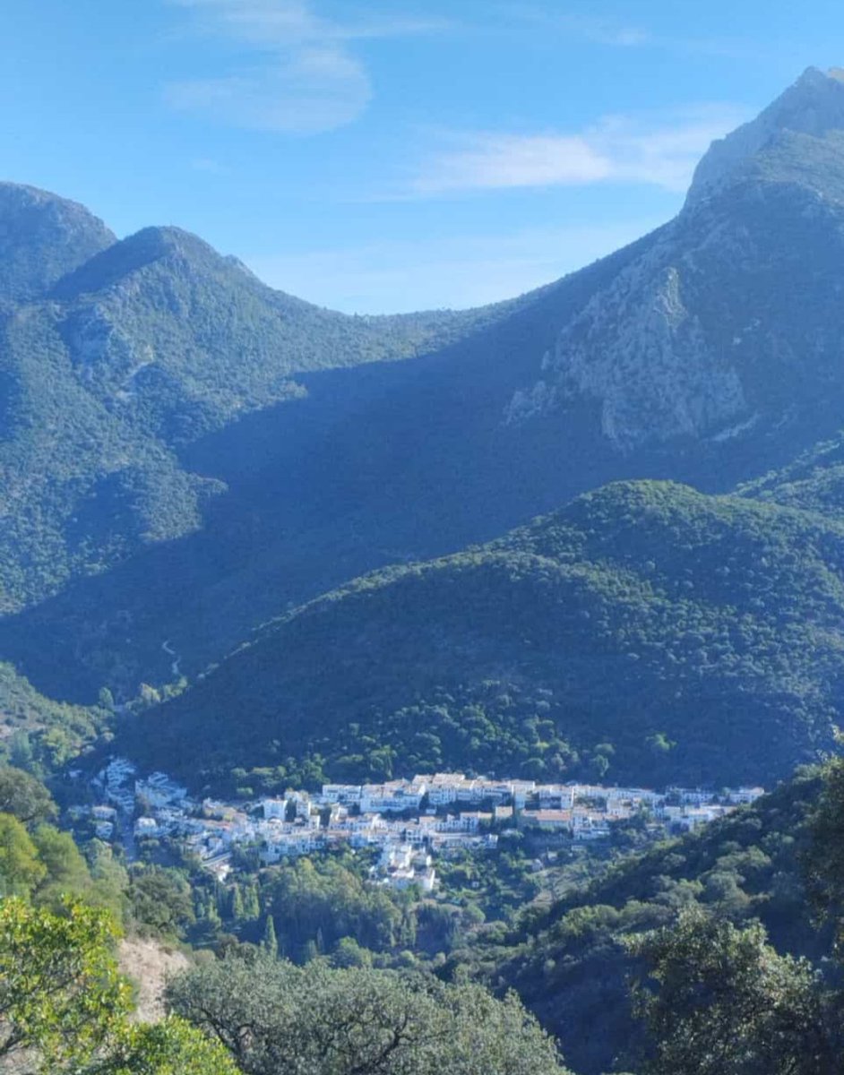 Benamahoma, paraíso de la Sierra gaditana. Fto. Sergio Salguero González. @andalucianet <a href="/TurismoSpain/">Turismo en España | Tourism in Spain</a> <a href="/CadizTurismo/">Turismo de la provincia de Cádiz</a> <a href="/PueblosBlancosC/">Pueblos Blancos de Cádiz</a> <a href="/grazalematuris/">Turismo Grazalema - Benamahoma</a> <a href="/_Paisajes_/">Paisajes Increíbles</a> <a href="/PaisajeGeo/">Paisajes Geográficos</a> <a href="/VentanaVAND/">Ventana Visitante</a> <a href="/Postalesdecampo/">Postales de campo</a> <a href="/benamahoma/">Benamahoma</a> <a href="/radiograzalema/">Radio Grazalema</a> <a href="/Grazalema1/">Grazalema</a>