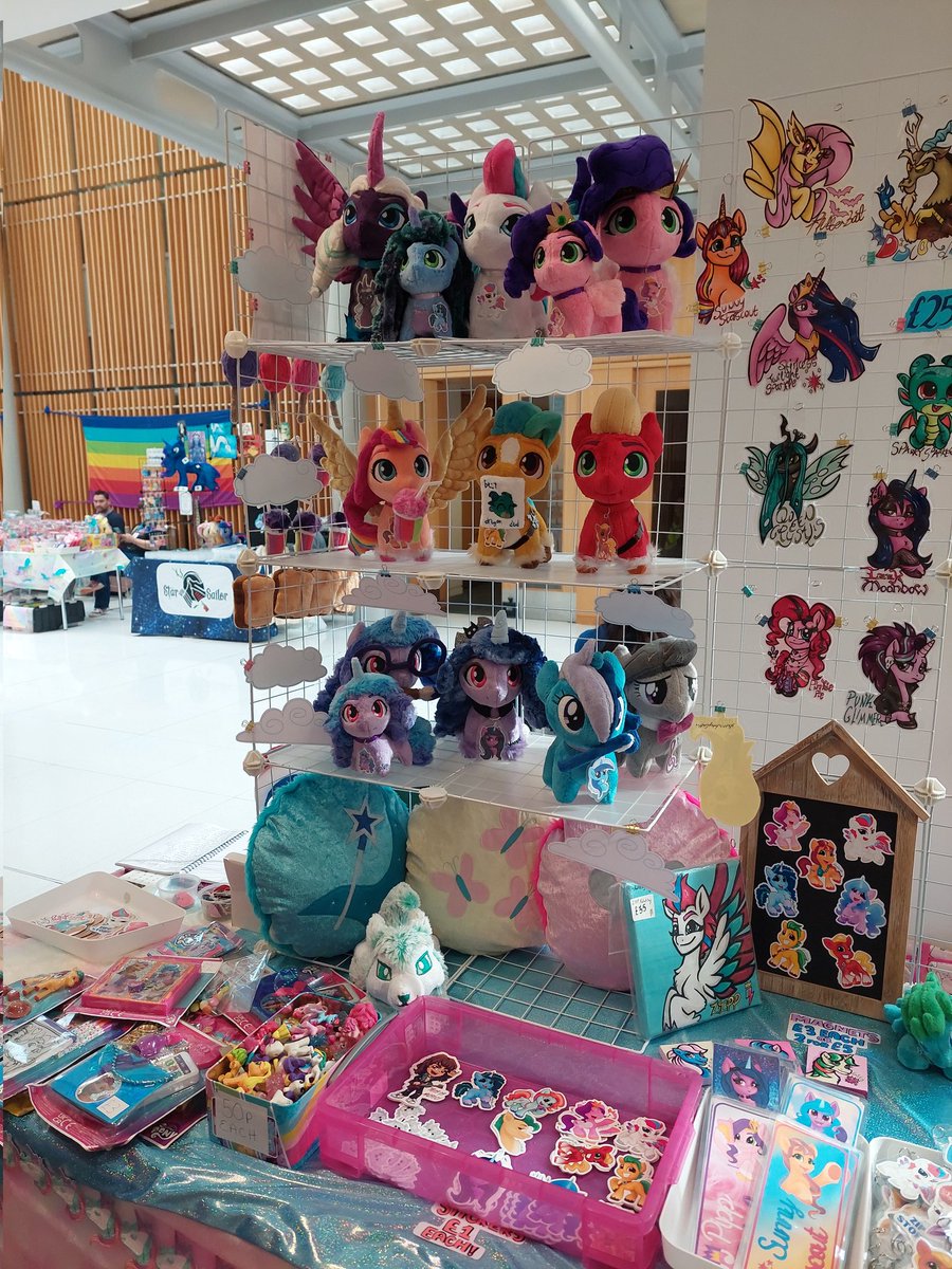 katiecoolchic's tweet photo. It is always overwhelming receiving the amount of support and love of my work and creations that I do. That UKPC has undoubtedly become the one main thing I look forward to each year! https://t.co/qpH0JAscsP