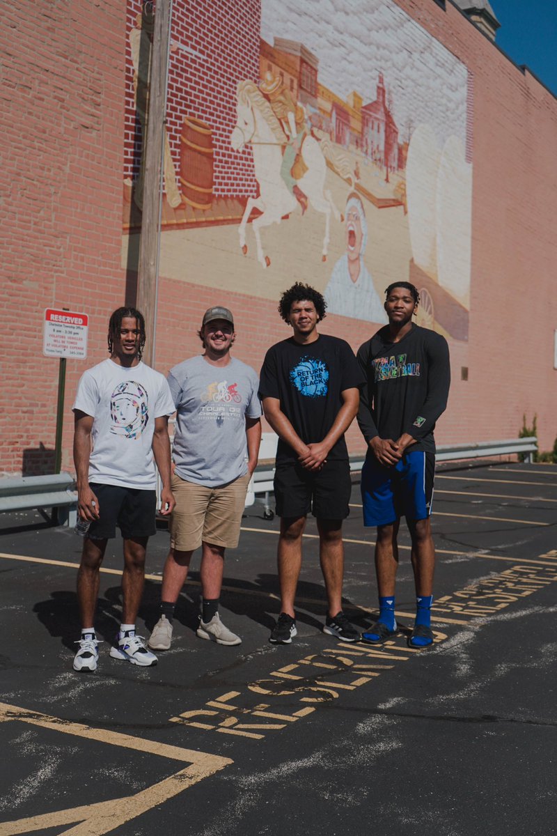 EIU Men’s Basketball tweet media