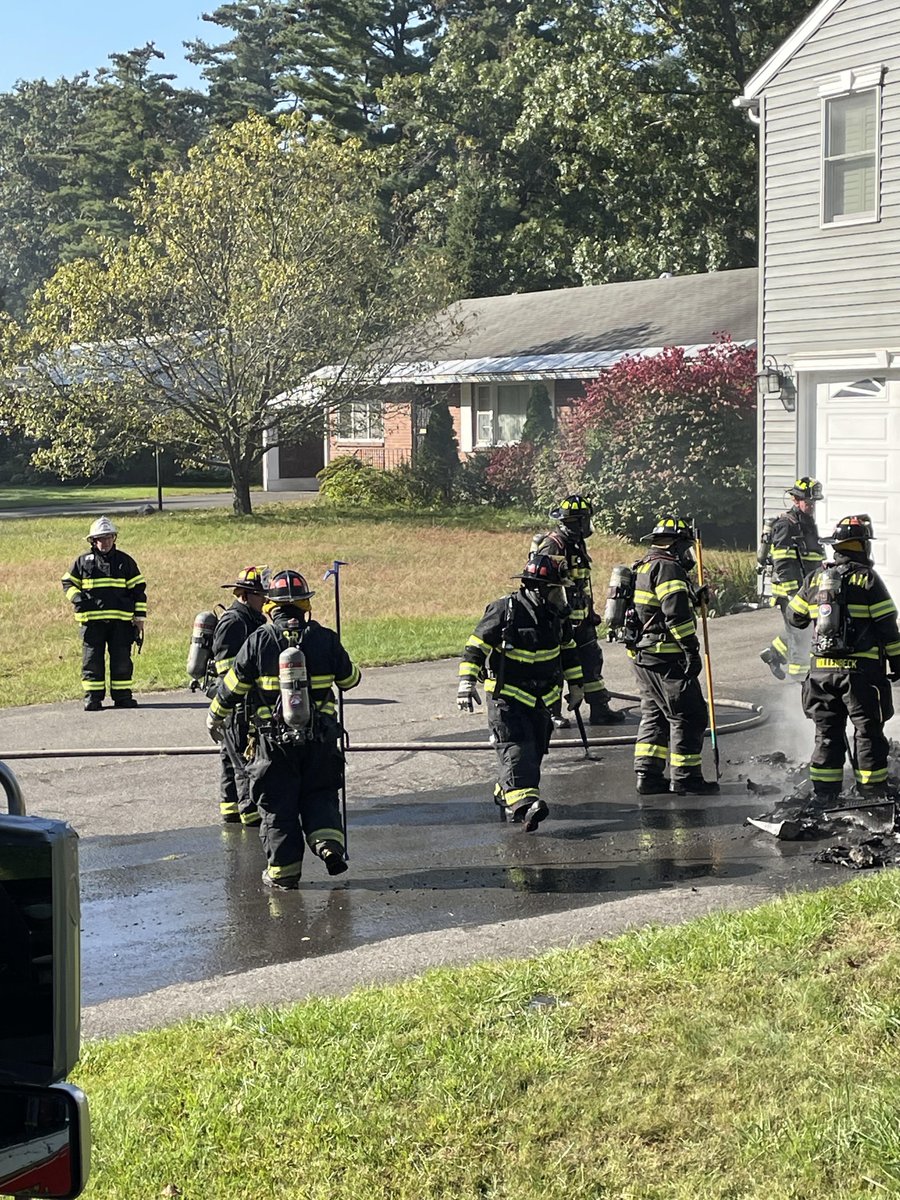 Latham Fire Department and Shaker Road-Loudonville Fire Department crews responded to a well involved vehicle fire today on Feiden Lane in Latham. Engine 419 responded with a crew of 6 firefighters and quickly extinguished the fire. Latham was assisted by Shaker Road's Rescue 9.