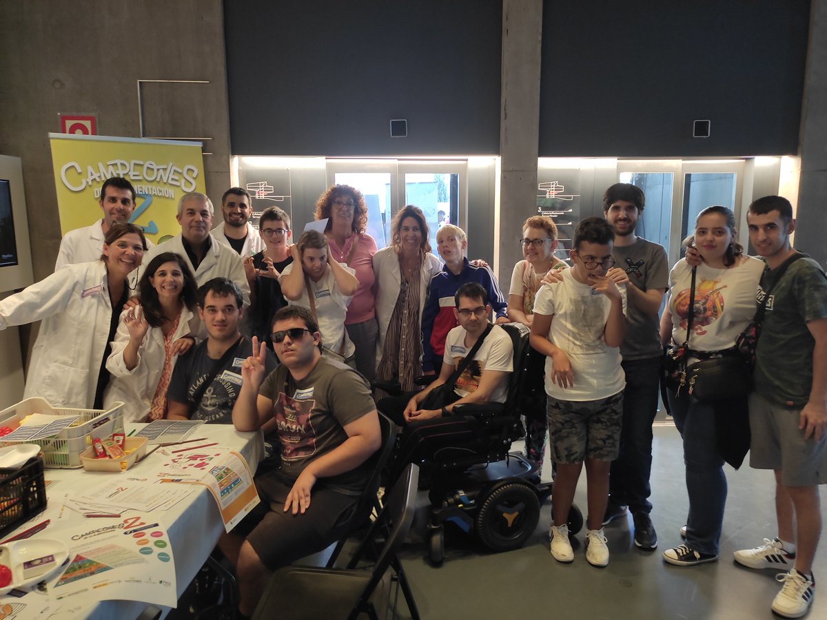 El pasado viernes celebramos junto a nuestros Campeones la Noche Europea de los Investigadores. Entre canciones, juegos y dibujos aprendimos un poquito más sobre la alimentación saludable <a href="/CaixaForum/">CaixaForum</a> <a href="/FECYT_Ciencia/">FECYT</a> <a href="/IA2_UZ_CITA/">IA2</a> <a href="/FVeterinariaUZ/">FacVeterinariaUNIZAR</a> <a href="/unizar/">Universidad Zaragoza</a>