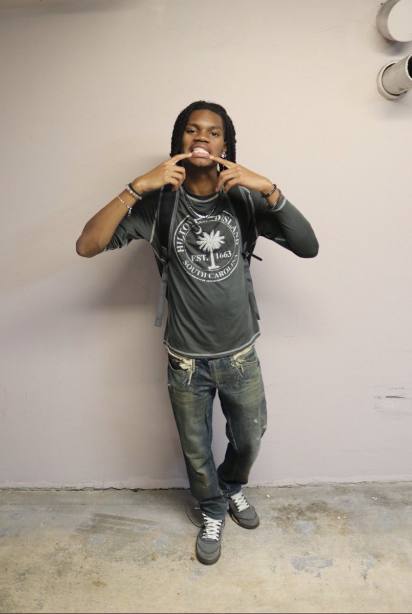 fly Sht Only tweet media