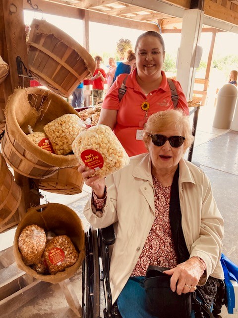 AshfordPlaceHC's tweet photo. We love fall most of all! It was the perfect weather for fun at Pleasant View Orchard! 
#OutAndAbout #WhyITrilogy #SeniorLiving https://t.co/9ZG1mJY38o