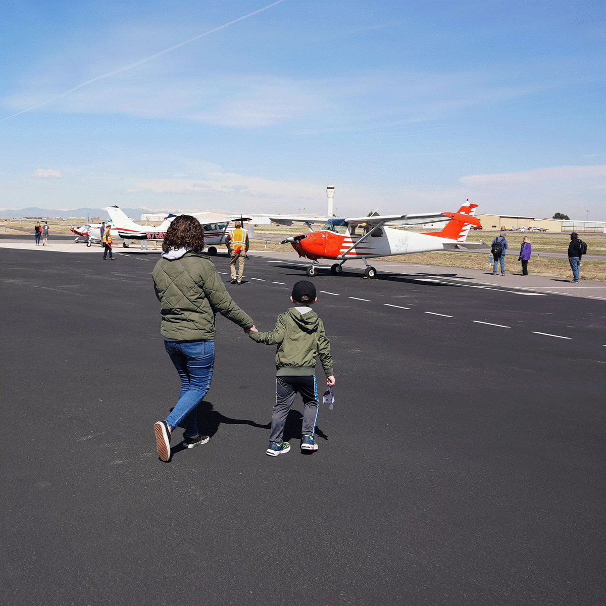 wingsmuseum's tweet photo. Spend a beautiful fall morning amongst airplanes and aviators! Join us for Breakfast Fly-In on Oct 7 from 9:30am-12:30pm. Watch aircraft fly in, meet pilots and enjoy breakfast from food truck Cruz In & Eat.
#wingsmuseum #explorationofflight #aviation #pilots #flyin #thingstodo https://t.co/zRIyADy1zN