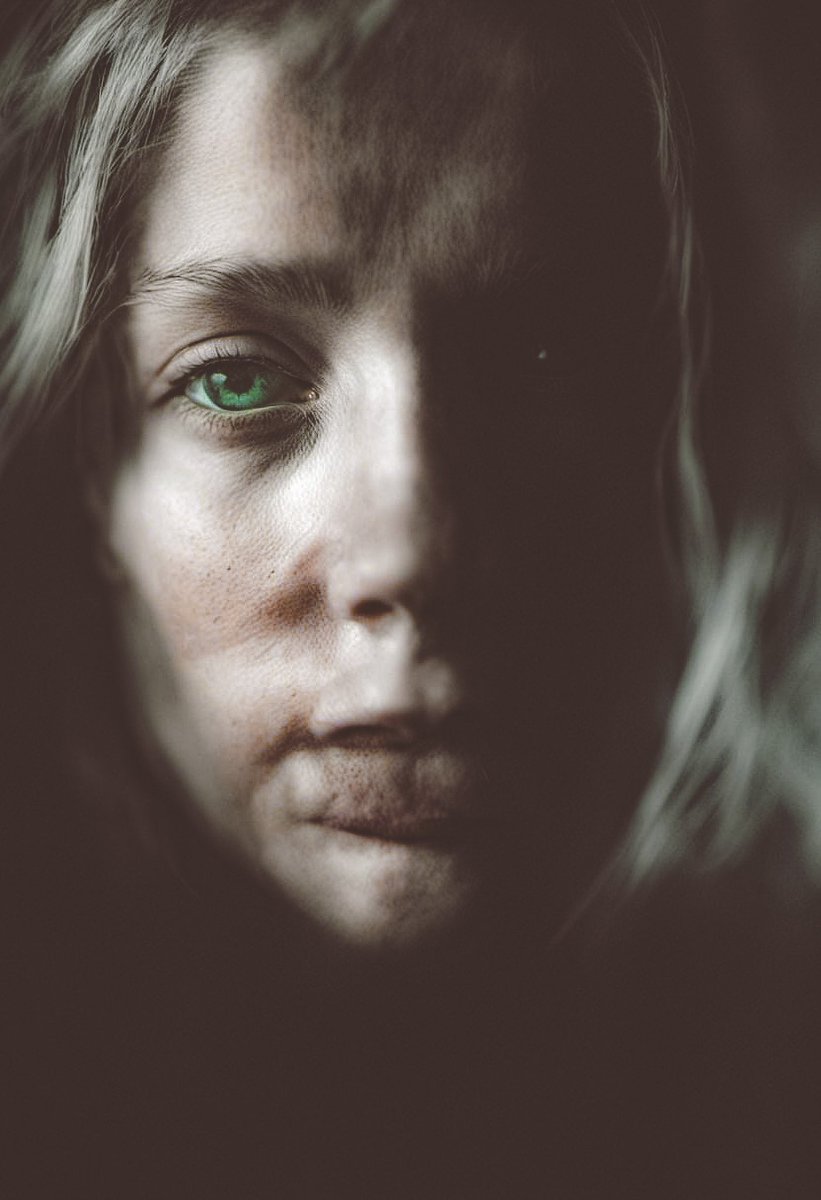 looptheloop5005's tweet image. Green eye