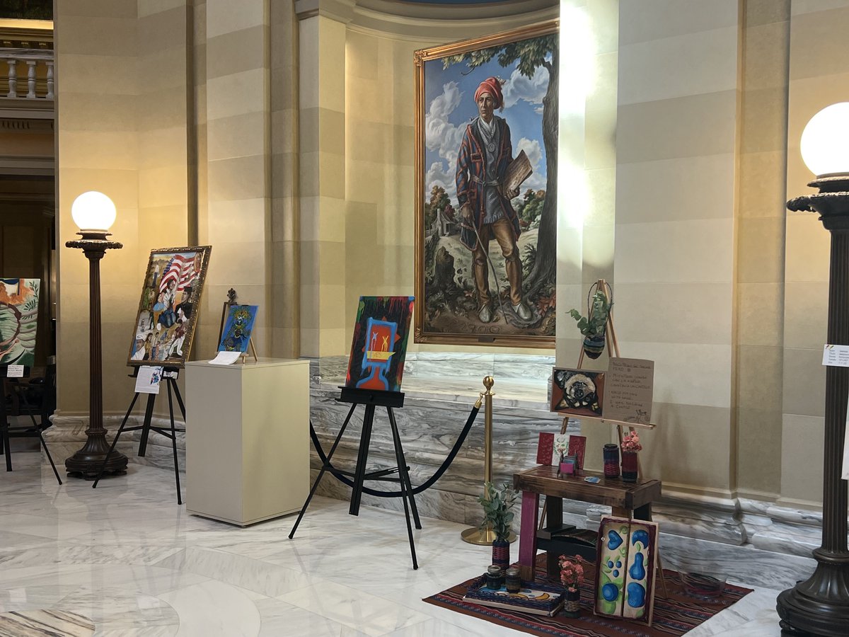 OKArtsCouncil's tweet image. Celebrating Hispanic Heritage Month at the Capitol today! Oklahoma Arts Council Executive Director @Amber_Sharples was on hand for Artistas Sin Fronteras.