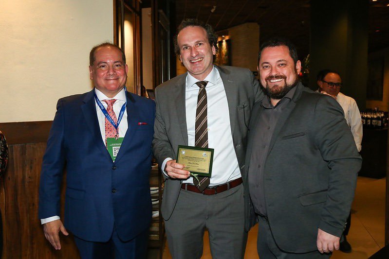 DalFabbro_Mat's tweet photo. Terminou ontem o 34 Congresso Bras. de Neurocirurgia. Muito feliz em aprender e debater neurocirurgia de alto nível com colegas de todo Brasil e do mundo. E muito honrado em ser um dos homenageados. Parabéns aos organizadores especial Dr Paulo Henrique Aguiar e Dr Samuel Zymberg! https://t.co/NzJ9weK5CV