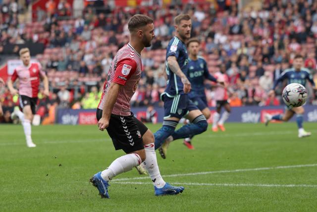 L1minus10's tweet photo. League 1 Minus 10: EFL Championship Match 9 - Southampton 3 Leeds 1. RTs appreciated.

Losing sequence ends as #saintsfc get it right.  Featuring defensive competence, surprises in lockers, sitting down and the return of the dink.

https://t.co/O4e2ONGF88 https://t.co/SyKYNiQwj6