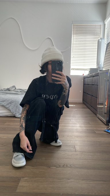 I need to clean my mirror https://t.co/qVwNOF7k9Z<a href="/tag/mvsales"class="tags"><span>#mvsales</span></a>