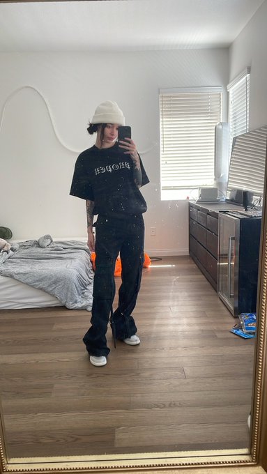 I need to clean my mirror https://t.co/qVwNOF7k9Z<a href="/tag/mvsales"class="tags"><span>#mvsales</span></a>