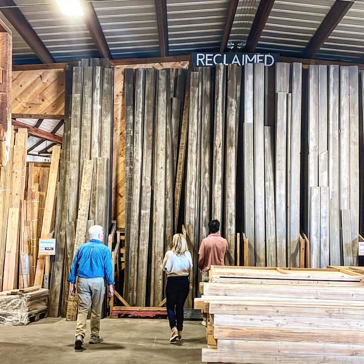 MinshallRE's tweet photo. Reclaimed wood 😍 Made a trip to @StonewoodProdx  today to pick out some reclaimed beams for our
projects. We love #reclaimed wood for its uniqueness, character, and history — and it’s better for the environment because we’re saving trees by doing this! 🌳❤️ https://t.co/ET08ABmp0p