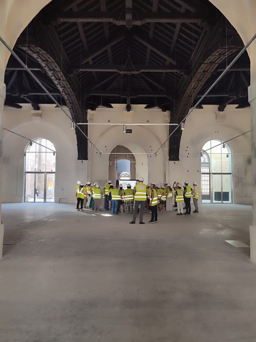 COASevilla's tweet photo. ◾Este lunes se han inaugurado las rutas guiadas de la  #XXSemArq de #Sevilla con la visita guiada a la Fábrica de Artillería de Sevilla y a la exposición de la XVI @bienal_BEAU.

#arquitectura #DíaMundialdelaArquitectura #DMA23 https://t.co/PEDnQzFoLF