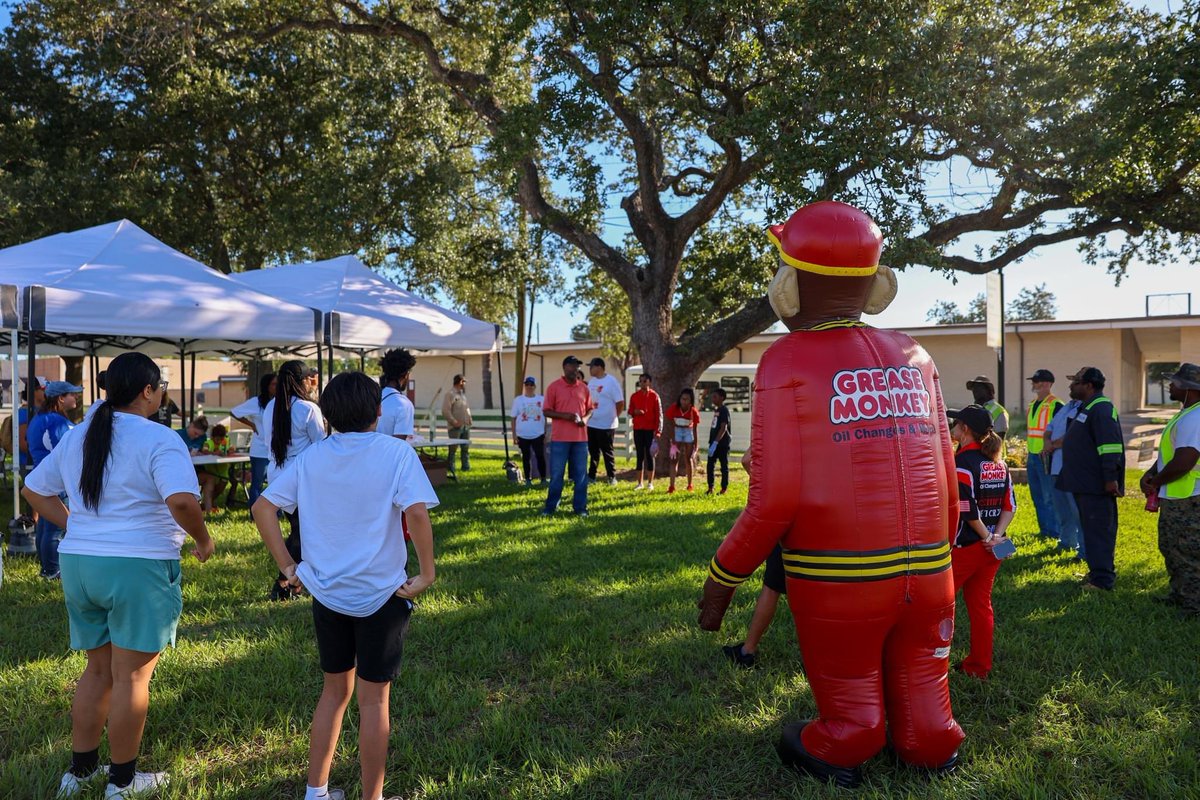 CityofTexasCity's tweet image. Thank you to everyone who was part of our Fall Sweep this past weekend! You all made a huge difference in our community, and we appreciate you!

#BeautifyTX
#fallsweep