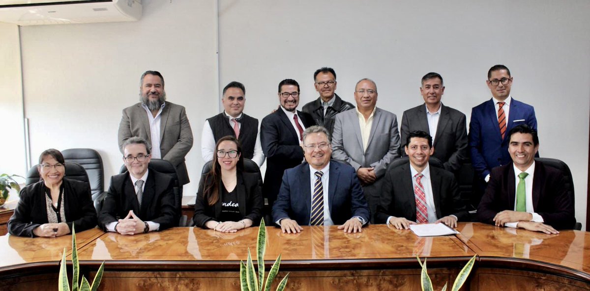 TrabajoEdomex's tweet photo. El Secretario del Trabajo, Norberto Morales Poblete, encabezó la sesión del Consejo de Administración del @ICATIedomex_, y tomó protesta al nuevo titular Zenón Vargas Martínez, quien destacó que la cuarta transformación fortalecerá la política laboral en la entidad. https://t.co/g0dhTJgRqp