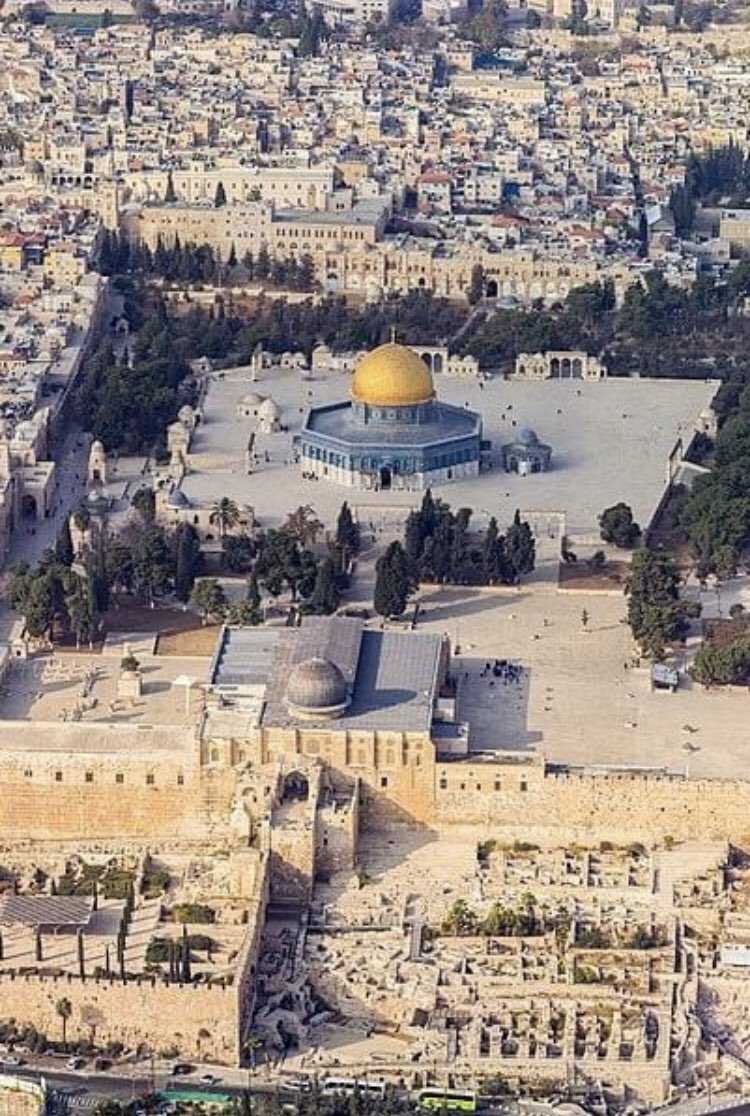 raheelpanwar's tweet photo. *فتح بیت المقدس*

*آج سے 836 سال قبل 2 اکتوبر 1187 کو مصر اور شام  کے سلطان صلاح الدین ایوبی  نے 90 سال سے زائد صلیبی قبضے کے بعد بیت المقدس کو آزاد کروایا۔* https://t.co/r11vJ2cxNv