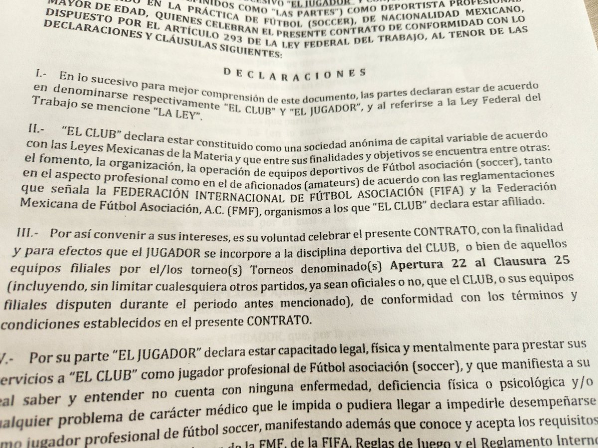 OTRO ESCÁNDALO
El futbolista Jesús Dueñas demandó ante Controversias a Bravos de Juárez por falsificación de contrato. Dueñas firmó un contrato x 3 años y en la Liga MX apareció otro por un año con firmas digitales que según Dueñas falsificaron ya que él no lo firmó.