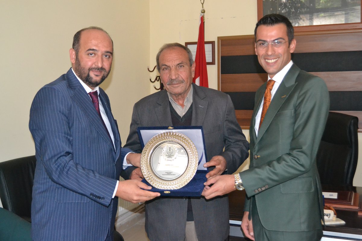 TÜMSİAD Kayseri Koordinatör Şube Başkanımız İsmail Dursun ve Yönetim Kurulu Üyelerimiz, Bünyan Ticaret Odası Başkanı Sayın Naim Yavuz beyefendileri makamında ziyaret ettiler. Misafirperverlikleri için Sayın Başkanımıza teşekkür ederiz.