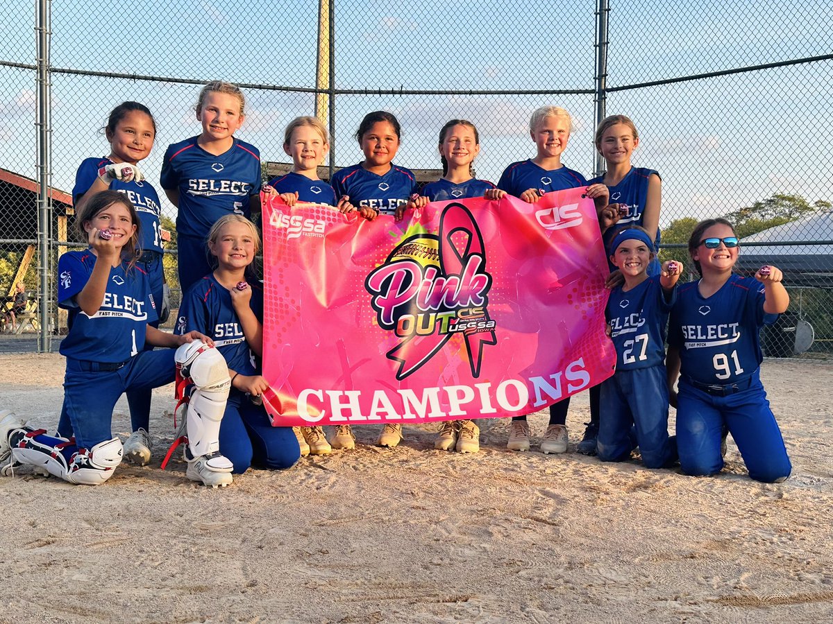 roimidwest2k14's tweet photo. CIS Pink Out Champions!!  Getting better every game. #selectlife #neversettle https://t.co/ZN85VBmhyC
