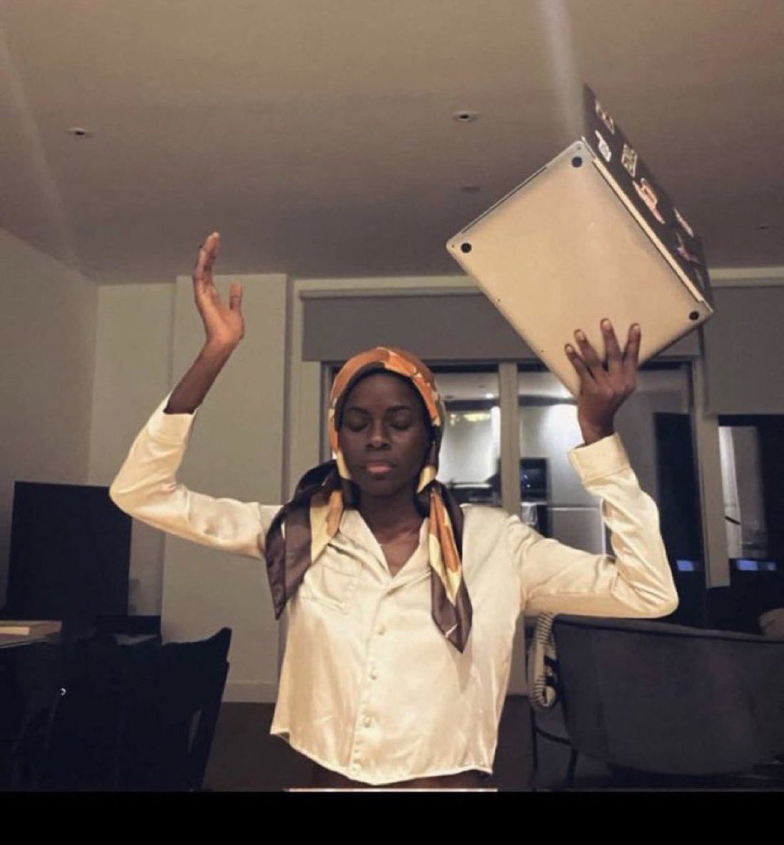 Gracebal0's tweet photo. Dear God, I could use 120 million Naira too! Pls 🙏🏽😭 https://t.co/2tzLQ6xF0t
