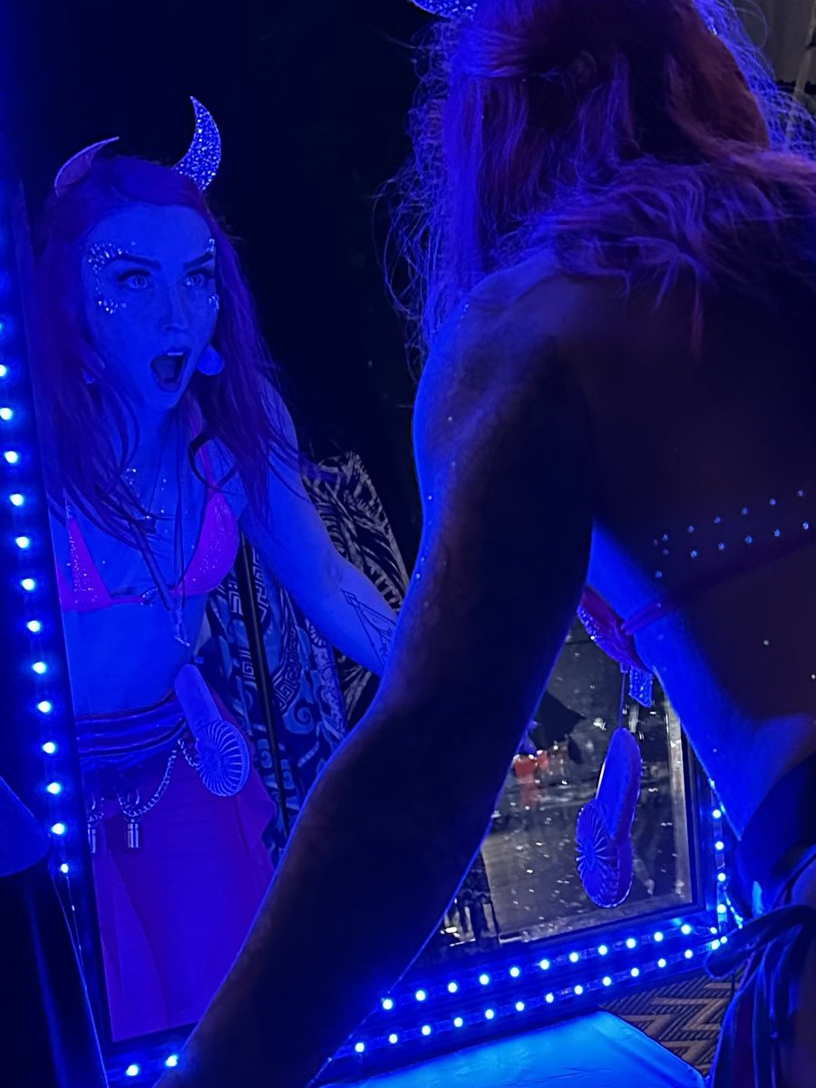 macy_nikole_'s tweet photo. Finally back at home after almost a month of being on the road & festival hopping!
I have lots of messages/emails to catch up on!๐
Settling back in but Iโll be responding back to everyone ASAP!๐ฉท
#GlitterQueen #HeadBangingPrincess #RavePrincess #Succubus #SheDevil https://t.co/HGF4imhdCL