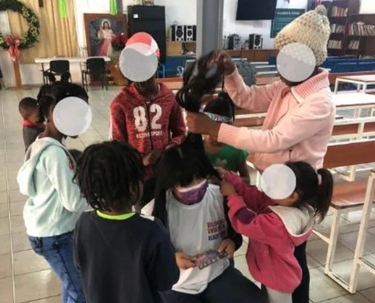 alcantarilla_mx's tweet photo. La presidenta honoraria del @DIFEstatalSLP , explicó que en las últimas tres semanas han recibido a cerca de 60 menores de edad que viajan sin compañía.

👉Más: https://t.co/wPsFfOft9O
#LaAlcantarilla #LaAlcantarillaSLP #SLP
#DIFSLP #DIFEstatalSLP #migrantes #MenoresMigrantes https://t.co/ri3JS6KA13