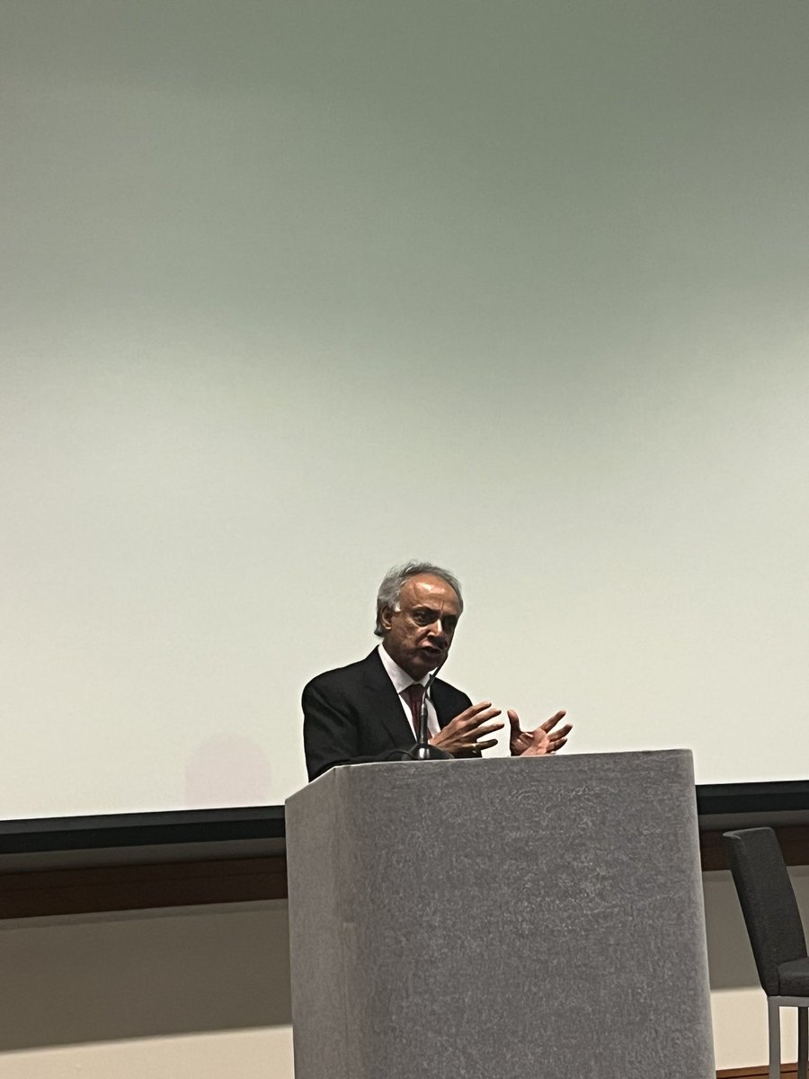 venky04's tweet photo. @AgastyaOrg Ramji Raghavan mini keynote at @DrexelUniv #indiagivingday kickoff @phil_india https://t.co/RZ8MKD5P67