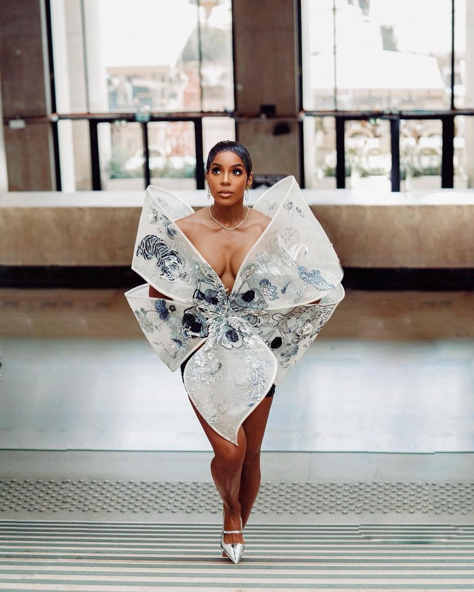 KELLYROWLAND's tweet photo. It’s giving, “You be sayin' no no, no, no, no, no” https://t.co/02OFbZQLgC
