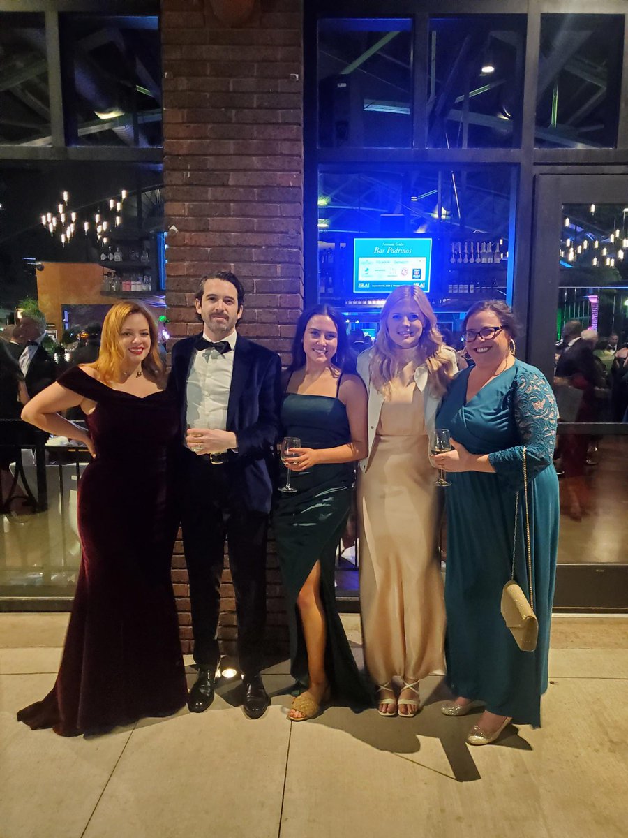 StephanZouras's tweet photo. Attorneys Anna Ceragioli and Molly Stemper and law clerks Allison, Brian, and Gillian had a great time celebrating the awardees and inductees at Friday's annual HLAI black tie gala. We were so happy to sponsor this event! #HLAI #IllinoisLawyers #ChicagoLawyers #HLAIGala https://t.co/bXUk5Ez70r