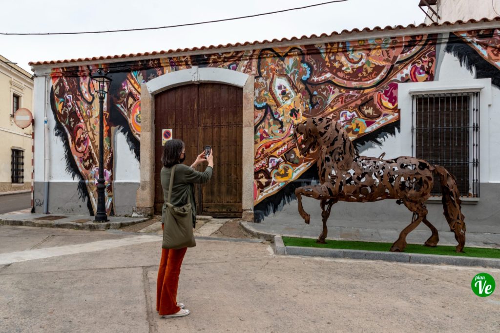 planvex's tweet photo. Rutas, encuentros, conciertos, exposiciones, porque el #otono es una #fiesta en #Extremadura
Entérate de todos los #planes en la agenda de eventos de #PlanVE
https://t.co/9Fon4uHQgw
#turismo #ocio #tiempolibre #naturaleza @extremadura_tur https://t.co/tJZ6Rsohil