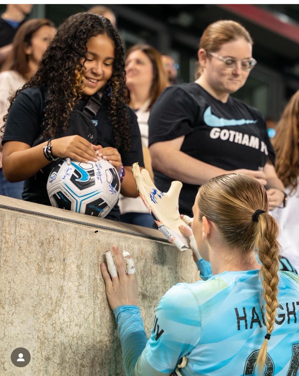 sillyme420's tweet photo. @WynonnaEarp @KatBarrell And here it is !!! Your very own Haught goalkeeper of our Hearts jersey! @KatBarrell what do you think? Lol next chapter for waverly and nicole 2.0 https://t.co/Cux2iuECe2
