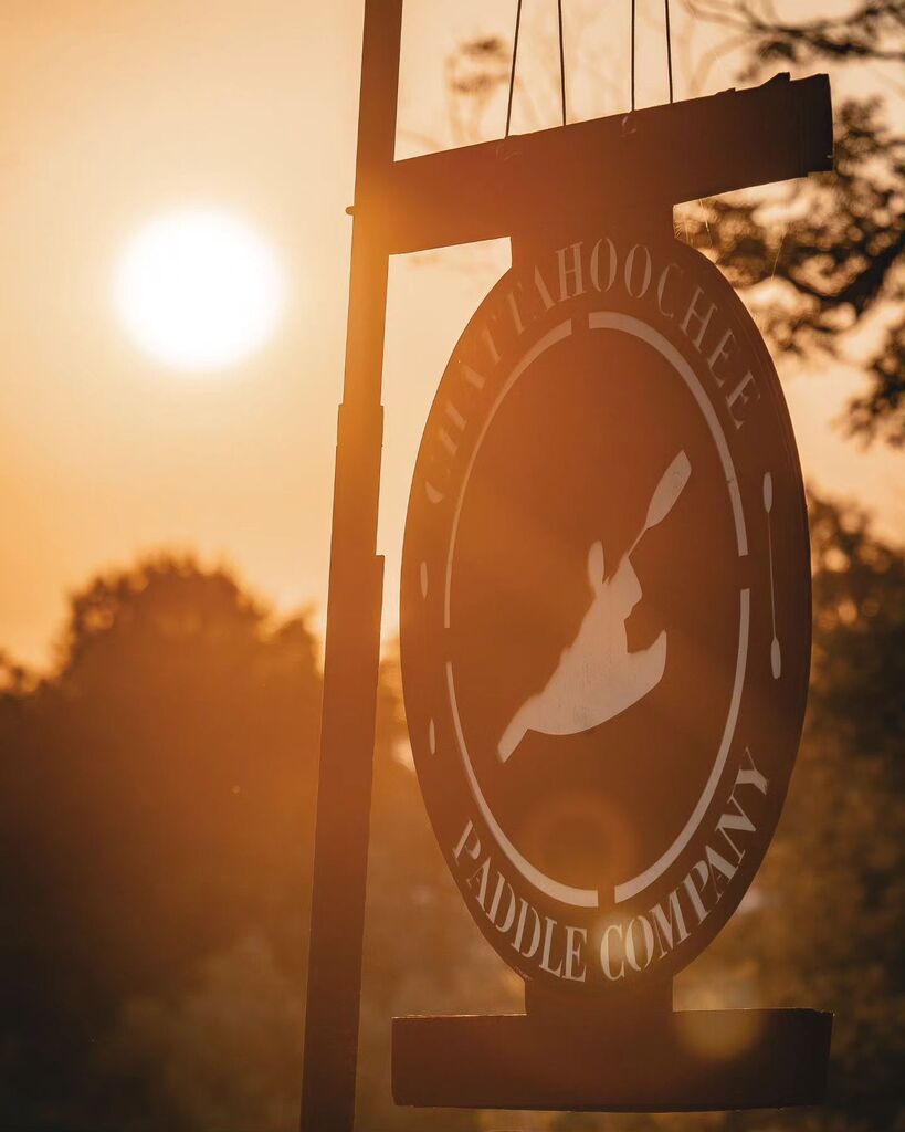 Chattahoochee Paddle Co at sunrise
-
Saw the sun shining on @chattahoocheepaddleco and knew I had to hop out the truck and and get these shots. That light though 👌
-
#sunrisephotography #photographerlife #phenixcityalabama instagr.am/p/Cx6OwwiP7Cv/