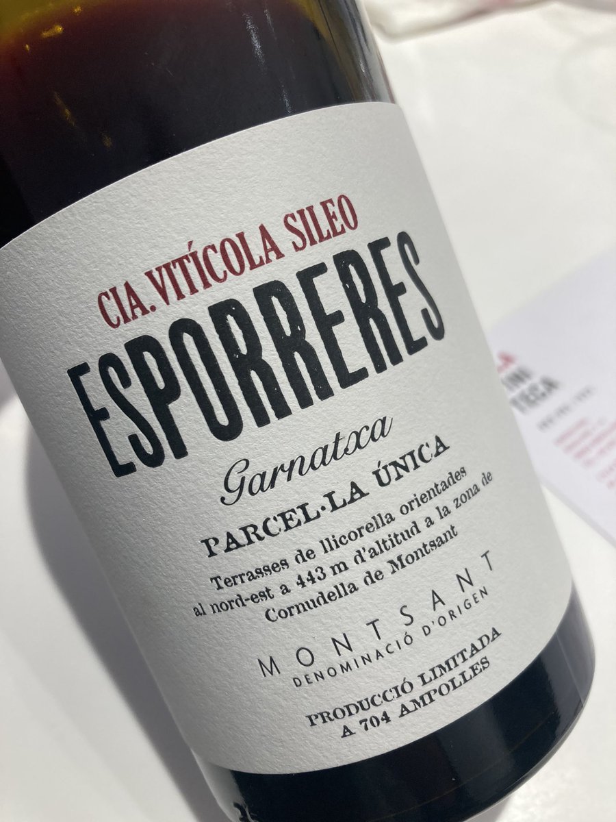 rcoll_wine's tweet photo. 🥂 AT ROCA i AMIMA MUNDI - 📍DO Penedès
🍷 COMPANYIA VITÍCOLA SILEO - 📍DO Montsant
.
“Persones que entenen el vi com el llenguatge original del paisatge” - gràcies Agustí Torelló Roca
.
#vilaviniteca #formació #cata #winelover #instawine #barcelona #atroca #escumosos https://t.co/TZ1Hc75h6S