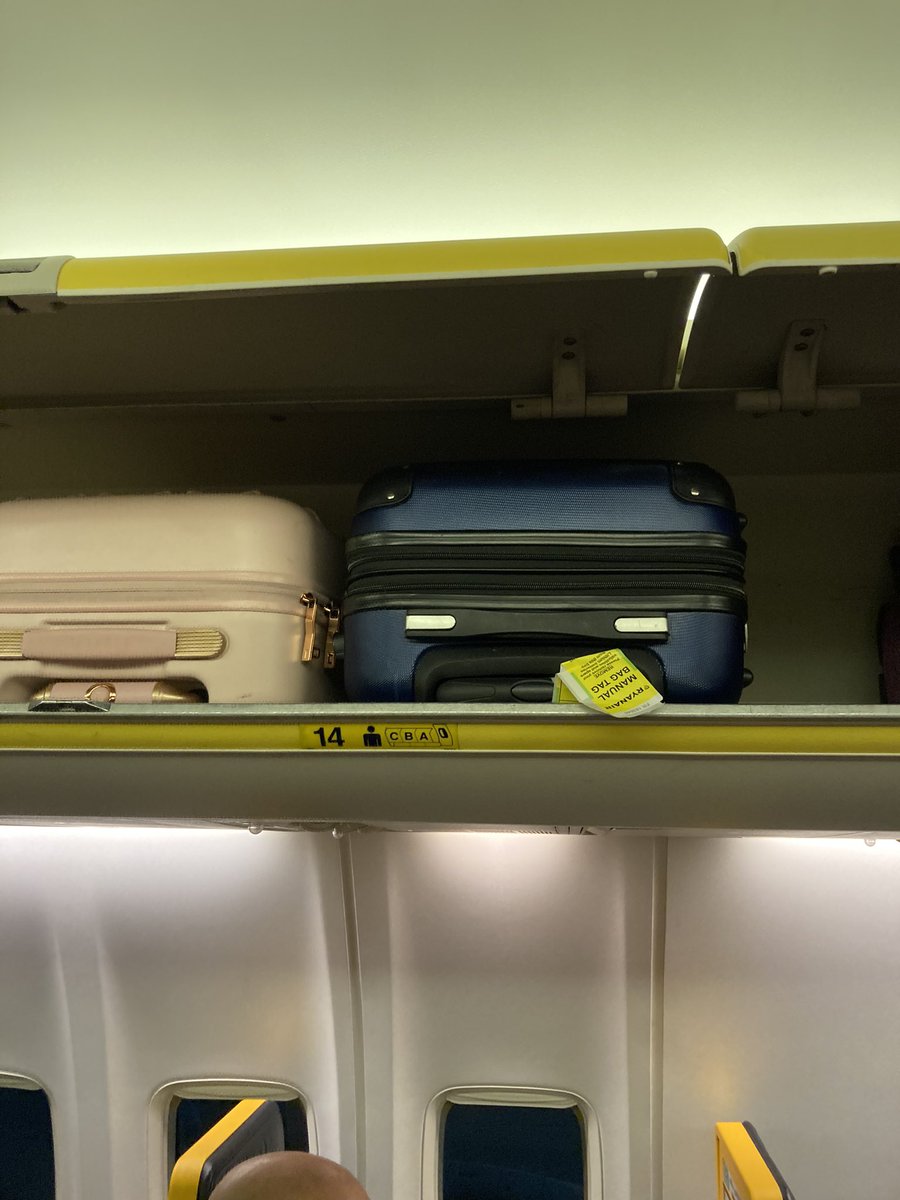 genpurpleriddi's tweet photo. @Ryanair @UK_CAA @Ryanair- why would you make us pay for a bag which is within your guidelines- charge some people and not charge others? Give me the answer. See the proof!!! https://t.co/dvSj2DdEUN