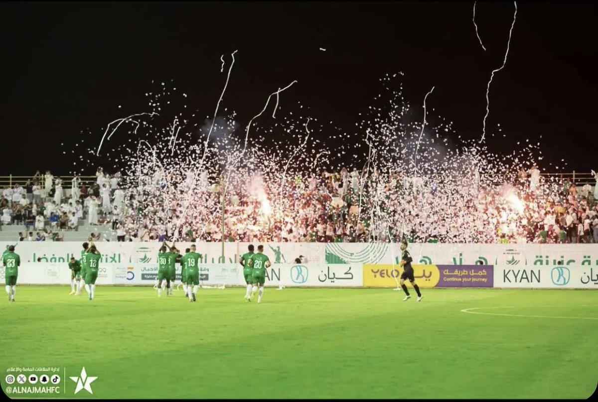 azam448's tweet photo. 💚💚💚💚 Unayzah https://t.co/vPJRZpRBNI