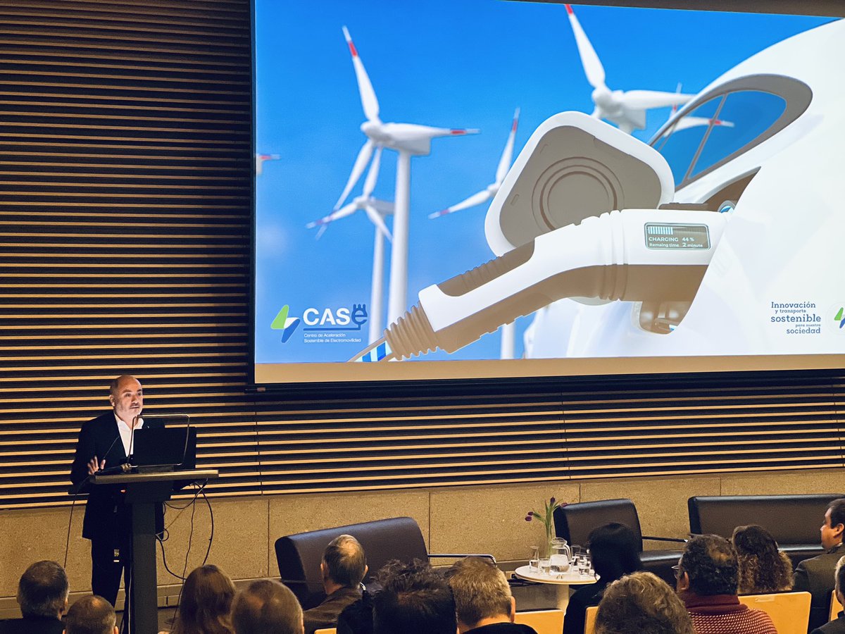 Subtrans's tweet photo. Subsecretario @dazajorge01 participó hoy en seminario del Centro de Aceleración Sostenible de Electromovilidad (CASE), denominado “Desafíos y oportunidades de la electromovilidad en Chile”, donde abordó avances y proyecciones del @MTTChile en la materia https://t.co/jwupQLmtmu