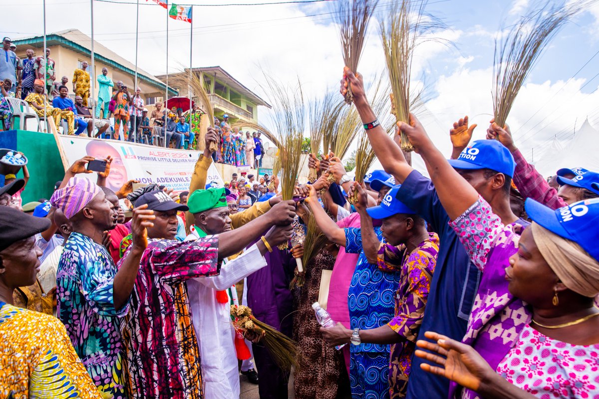 biodunaoyebanji's tweet photo. Today was another remarkable experience as I joined esteemed leaders, members, and stakeholders of our great party, the All Progressives Congress (APC), in Efon Alaaye  to welcome new members from various political parties into the fold. https://t.co/R8XP2B66g6