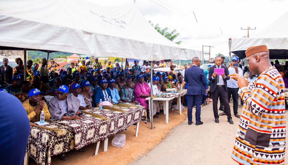 biodunaoyebanji's tweet photo. Today was another remarkable experience as I joined esteemed leaders, members, and stakeholders of our great party, the All Progressives Congress (APC), in Efon Alaaye  to welcome new members from various political parties into the fold. https://t.co/R8XP2B66g6