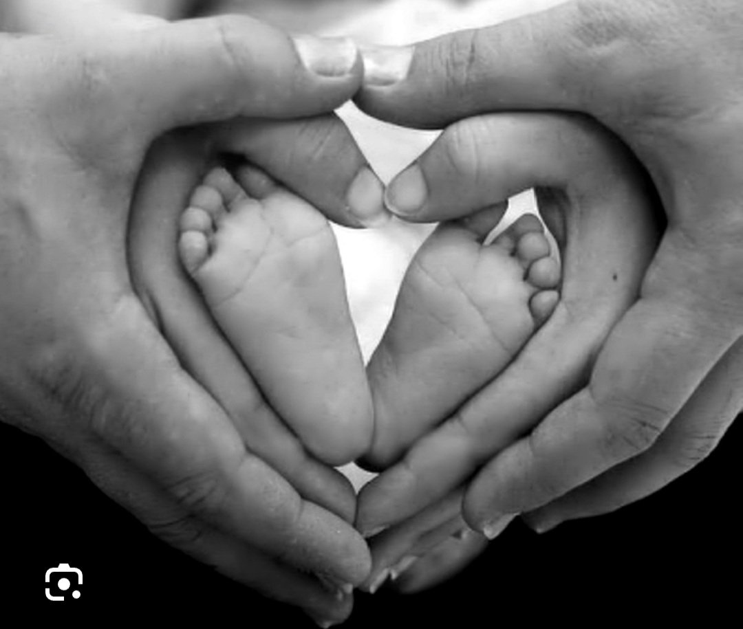 Vicjara_'s tweet photo. @docentspresents La familia es un pilar fundamental para el desarrollo afectivo y personal del niño. 
Con amor todo es mejor ❤ #familia #lugarseguro #amor #hastagsemanal #docentspresents https://t.co/xxsywalG60