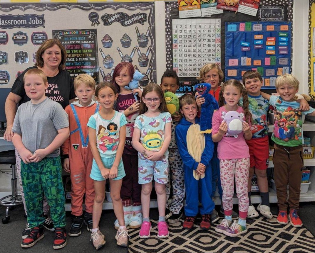 wigginsecond's tweet photo. @WigginStreet was comfy, cozy today celebrating MVHS Homecoming with Pajama Day!  #wigginstkid https://t.co/d1rDIUPAFV