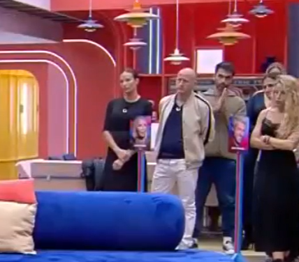 FashonPaloma's tweet image. Recordad: Tenemos que sacar a todos los que están detras de Laura. #GHVIP20 #GHVIP3O #GHVIPUH1