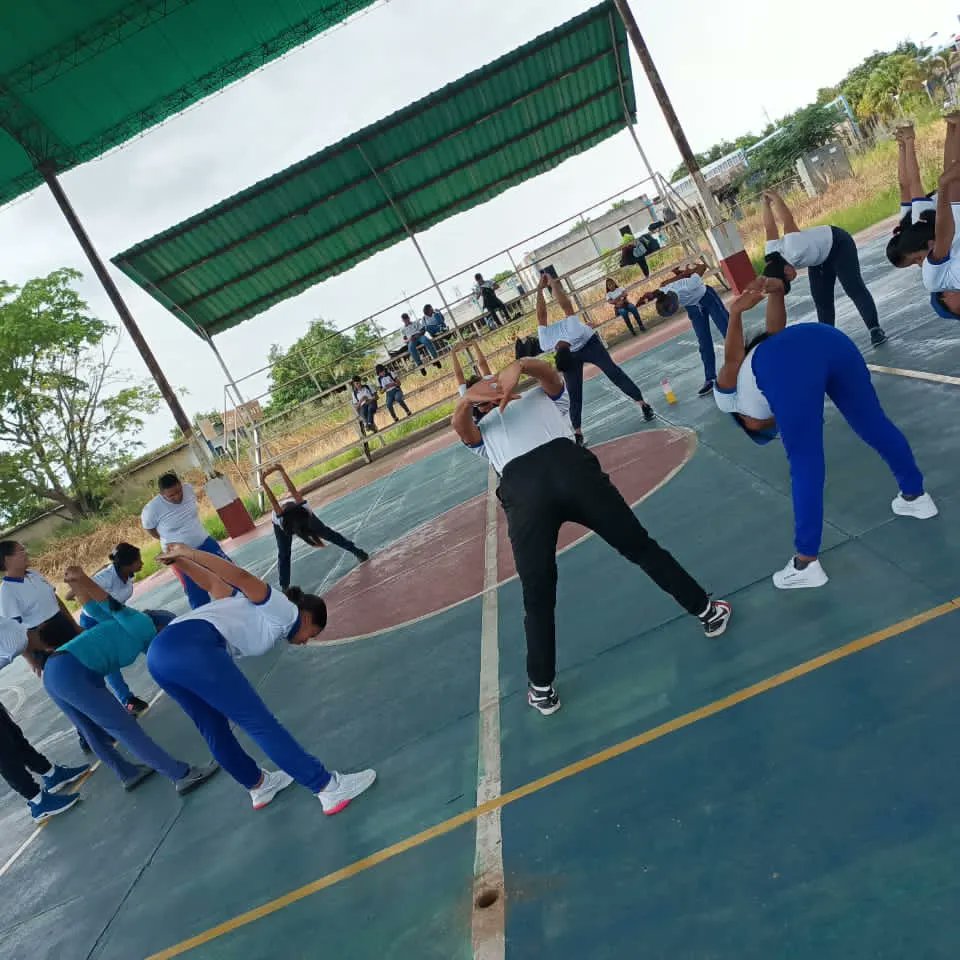 UnefaVrrOrienta's tweet photo. 2/2 realizó la 1ra act con el grupo de bachilleres regulares que integrarán  equipo del grupo estable en kikimbol 2-2023,con entrenamiento físico corporal, elongación y ejercicios que permitan fortalecer tu calidad de vida y mejorar las capacidades de hacer actividades cotidianas https://t.co/OH3BJK8eUa