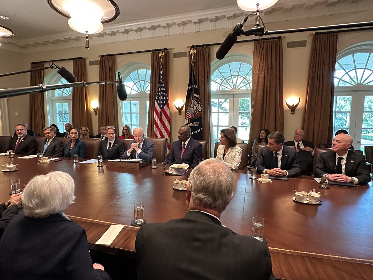 .@POTUS in Cabinet meeting: “I fully expect the Speaker and the majority of Republicans in Congress to keep their commitments to secure the passage of the support needed to help Ukraine as it defends itself against Russian aggression.” Wouldn’t comment on his deal with McCarthy.