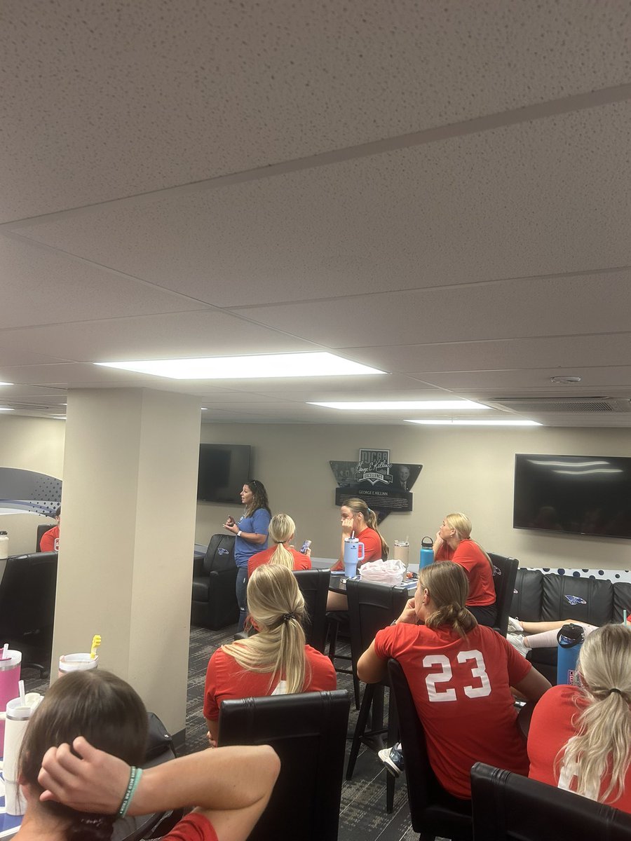 HutchSoftball's tweet photo. Thank you to Lindsey Hill &amp; Bailey Born for coming to speak to our team today about nutrition. https://t.co/YIOIb7rsEJ