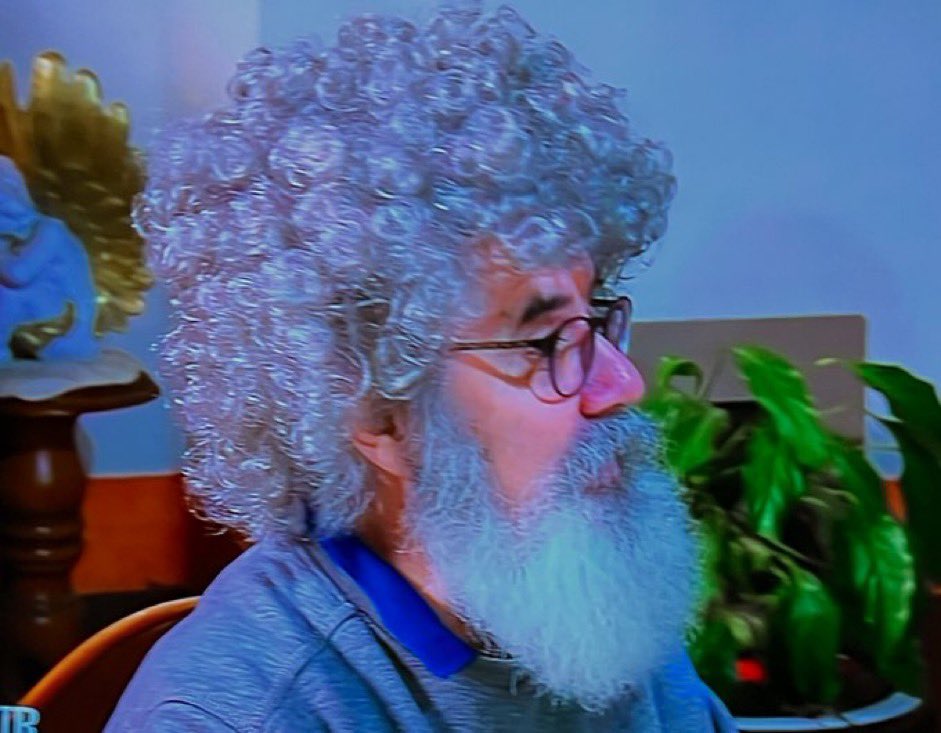 Comme dirait un certain Benoit Poelvoorde 
« Sacré non de Dieu !! Qu’est ce que c’est que cette barbe de merde ?? »
#adp23 «#adp