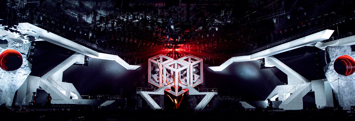 VitaMotus's tweet photo. 🌿 For Pin Duo Duo’s 6.18 awards, we blended nature &amp; tech, creating a stage with 2.5K+ sqm of LED &amp; a sculptural tree 🌳, all tailored for a socially-distanced audience in swings. It was a symphony of AR overlays &amp; dynamic lights! 🌟 #DesignTheFuture #VitaVault #PinDuoDuo https://t.co/mkGdHQdHlo