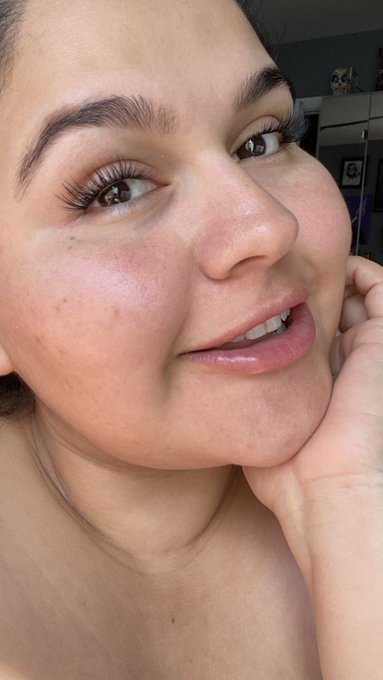 I love my lashes https://t.co/mipivqToY9<a href="/tag/mvsales"class="tags"><span>#mvsales</span></a>
